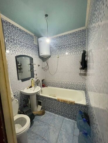 элитные суточные квартиры: 1 бөлмө, 35 кв. м, 105-серия, 3 кабат, Косметикалык ремонт