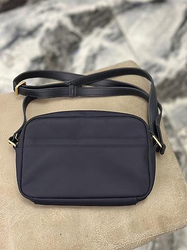 брелок tomahawk: Сумка через плечо Tommy Hilfiger - Цвет: темно‑синий (navy) с — 2