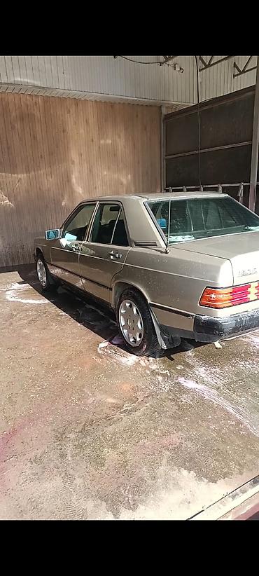 byd e9 1: Mercedes-Benz 190: 1984 г., 2 л, Механика, Бензин, Седан — 5