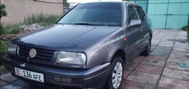 Volkswagen: Volkswagen Vento: 1994 г., Механика, Бензин, Седан