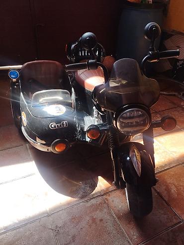 Oyuncaqlar: Uşaq üçün elektrikli motosikl – sidecarlı model - Korpus: 3 təkərli — 1