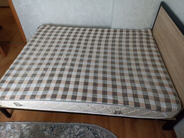 Полутораспальные кровати: Полутораспальная кровать, Б/у, С матрасом, Железо, длина - 210 см