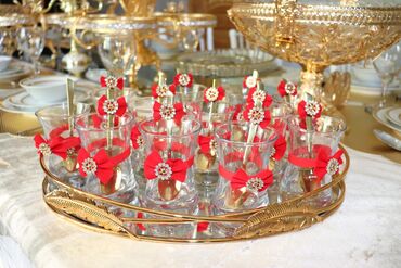 Sifarişlə masa və oturacaq dəstləri: Düz masa, Digər adam sayı, Açılmayan, Zəmanətsiz — 5