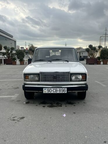 4 qapi niva: Lada Riva (VAZ 2104) universal, ağ rəng. - Kuzov: 5 qapılı, geniş