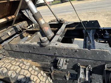 Yük maşınları: Yük maşını – GAZ (kabinə və ön hissə klassik GAZ-53/52 tipli), arxa — 12