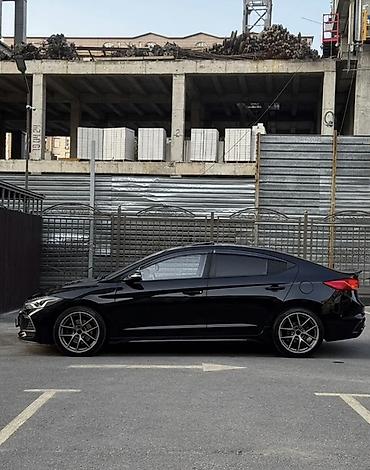 elantra luxe: Hyundai Elantra: 2018 г., Седан — 5