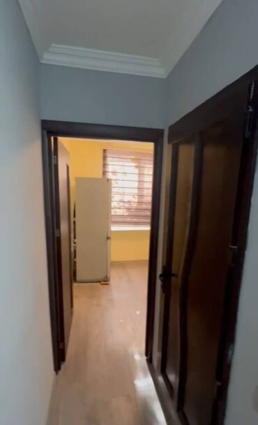 Digər kommersiya daşınmaz əmlakı: Obyekt icarəyə verilir. 1-ci mərtəbə 30 kvm, zirzəmi 25 kvm və 30 kvm — 9