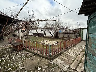 Продажа коттеджей и домов: Продаётся жилой дом с участком в ж/м Кок-Жар. • Двор с мощёными — 1