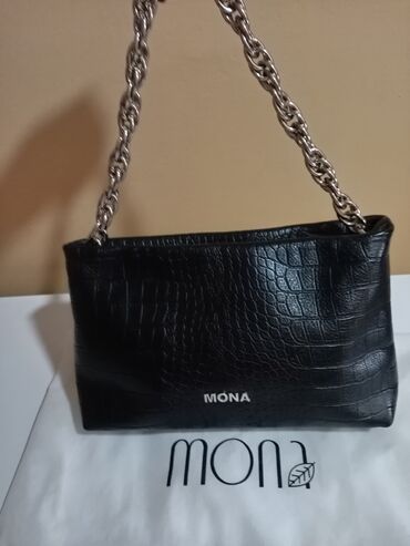 crna haljina konfekcijski: Mona kožna torba.Večiti model. Prelepa. Za svaki dan i svaku priliku