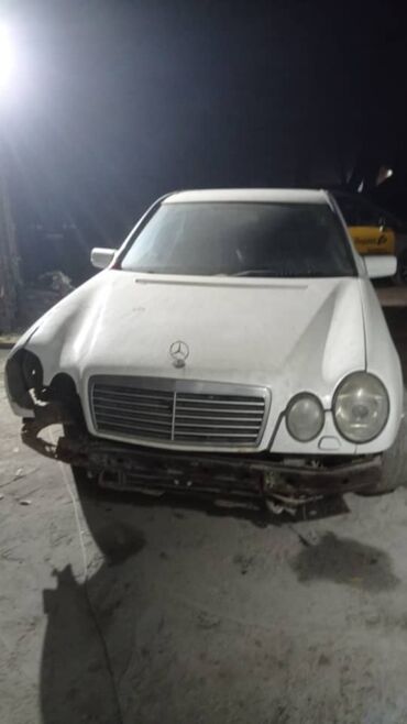 мерседес: Mercedes-Benz E-Class: 1996 г., 2.3 л, Механика, Газ, Седан