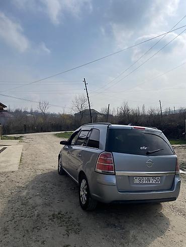 Vauxhall: Vauxhall Zafira: 1.9 l | 2005 il Van/Minivan — 15