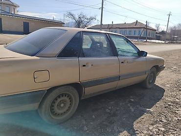 Audi: Audi 100: 1986 г., Седан — 3