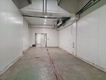 Nekretnine: Izdaje se zgrada 3200m2 . Deljiva na nezavisne celine od 200m2 na — 7