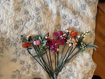 telepuzik oyuncaq: LEGO Botanicals – Pretty Pink Flower Bouquet (10342) - Set tərkibi — 2