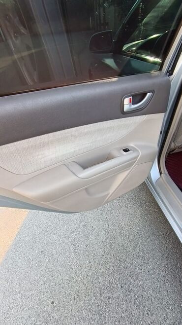 Hyundai: Hyundai Sonata (gümüşü rəng), AZ dövlət nömrə nişanı 10-SP-074 — 8