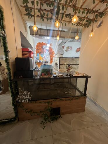 Hazır biznes: Hazır bisness satılır. İcaresi 1500 azn (15.000 manatlık statistik — 6