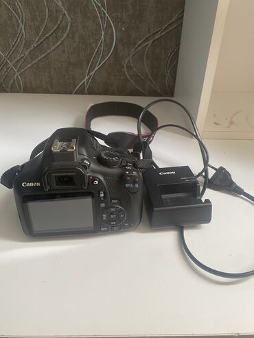 струбцина для фотоаппарата: Canon Eos 1300d в отличном состоянии 
В комплекте зарядка