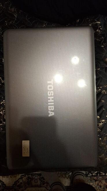 Korpuslar: Toshiba satellite L875 - (Qapaq hissə Korpus)