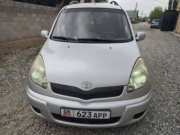 маленькая машина: Toyota Yaris Verso: 2003 г., 1.5 л, Механика, Бензин, Универсал
