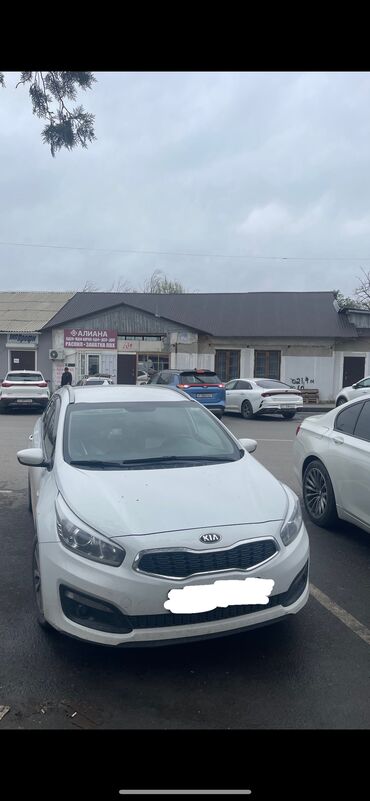 Kia: Kia Ceed: 2017 г., 1.6 л, Автомат, Газ, Хэтчбэк