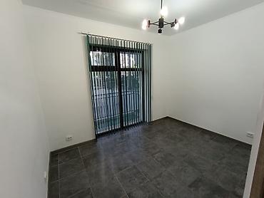 микра: Сдаю Офис целиком: 63 м², В жилом комплексе, С ремонтом, С отдельным входом — 9
