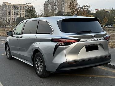 taiota voxy: Toyota Sienna: 2021 г., 2.5 л, Автомат, Гибрид, Минивэн — 5