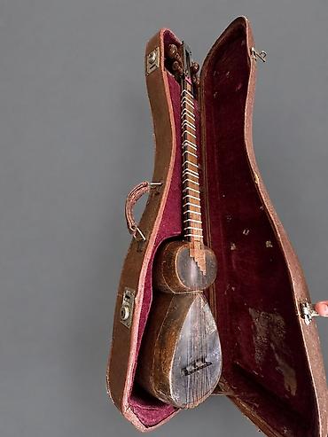 tar qiymetleri: 1960 cı ilin Tarı. Mükəmməl səslənməsi var. Üzü və qol pərdələri 1 — 9