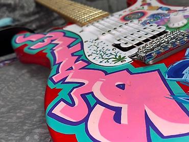 squier: СРОЧНО ПРОДАЮ Электрогитара Squier by Fender в стиле — 6