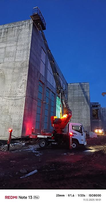 Услуги автокрана: Профессиональные услуги автовышки высотой до 30 метров и общим грузом — 5