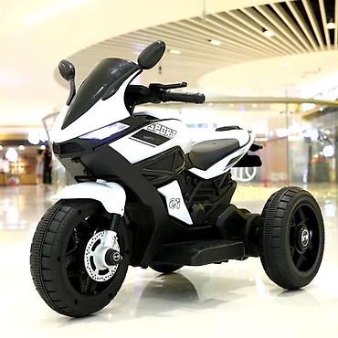 papuce stradivarius: Motor Srednji 6V – Beli – Motor na akumulator za decu Šifra — 2