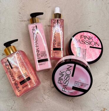 Косметика: Набор косметики "Pink Passion" включает в себя гель для душа, крем для