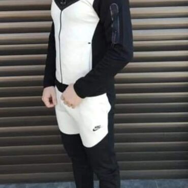 Trenerke: Veličine
od S do 2XL
Cena 4400 din na lalafo.rs — 10 Trenerke: Veličine
od S do 2XL
Cena 4400 din — 10