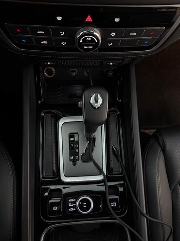 Другие автомобили: Внедорожник (5 дверей), цвет серый металлик. Основные особенности: - — 25