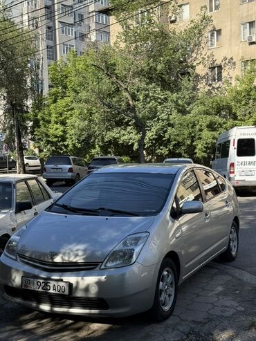 Toyota: Toyota Prius: 2004 г., 1.5 л, Автомат, Гибрид, Хэтчбэк