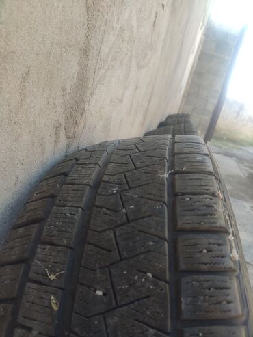 Шины: Шины 225 / 55 / R 17, Зима, Б/у, Комплект, Легковые, Италия, Pirelli