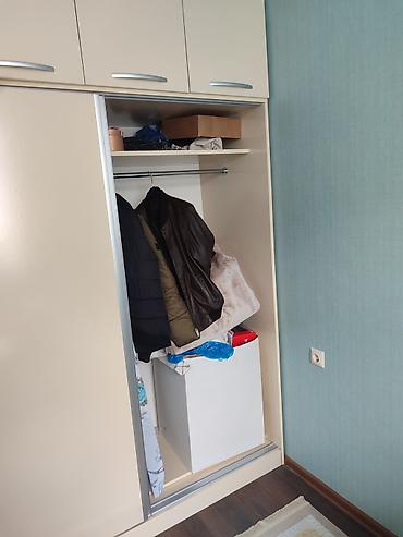 divar skaflari: Sürgülü qapılı paltar dolabı - Rəng: krem (açıq bej) — 4