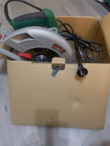 Digər elektrik əl alətləri: Электро пила DVT
2100vt