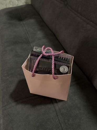 мебель для маникюра: Набор для наращивания ресниц + косметика Состав набора: - Ресницы