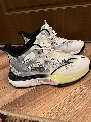 Мужская обувь: Basketbol ayaqqabısı – Model 7110 - Ölçü: EUR 44 (US 9.5, UK 8.5, CHN — 3