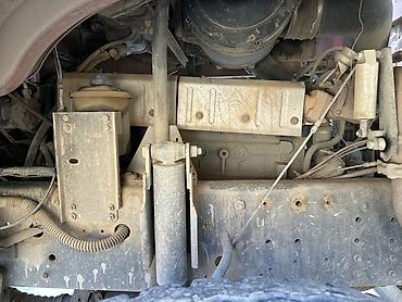 howo shacman: Самосвал HOWO (CNHTC), красный, 6x4 Описание: - Тяжёлый самосвал HOWO — 2