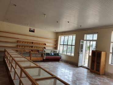Kommersiya daşınmaz əmlakının satışı: Mağaza Xaçmaz rayon Çılğır kəndinin tam mərkəzində yerləşir. Kəndin — 3