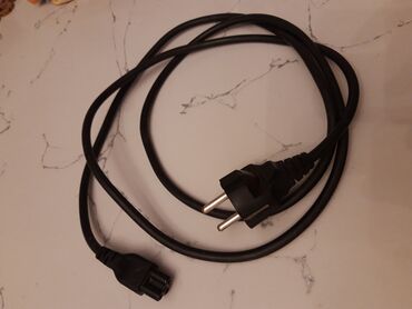 купить ноутбук бу: Hp adaptor kabeli 10 man təptəzə .Satıcı sözünün üstünə vurub