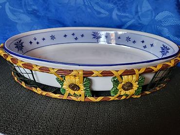 postamenti: Djuvecara,pekac Bavaria porcelan nov iz 70ih godina. Pekac radjen od — 3