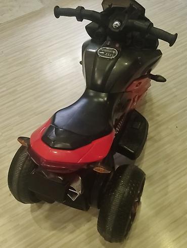 Oyuncaqlar: Uşaq üçün elektrikli üçtəkərli motosiklet - Rəng: qırmızı-qara - — 1