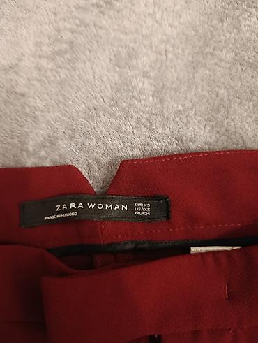 crna bundica zara: ZARA WOMAN pantalone – model sa blagim zvonom, crvene boje. - — 2