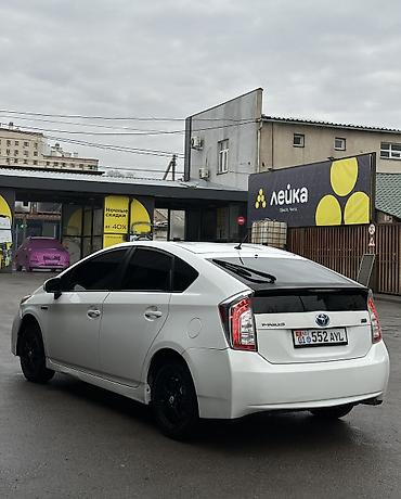 Toyota: Toyota Prius: 2013 г., 1.8 л, Вариатор, Гибрид, Хэтчбэк — 7