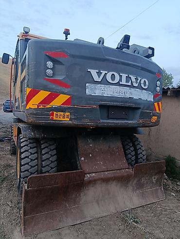 экскавтор: Экскаватор, Volvo, Колесный — 2
