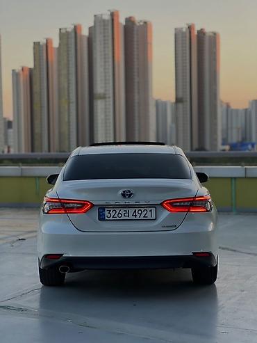 mazda 626 2001: Toyota Camry: 2023 г., 2.5 л, Автомат, Гибрид, Седан — 6