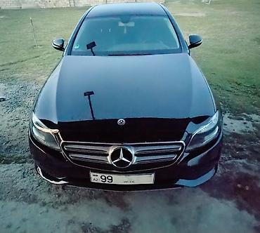 Mercedes-Benz: Mercedes-Benz E-Class: 2 l | 2017 il Sedan — 4