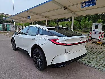 машина 2025: Toyota bZ5: 2025 г., Электромобиль, Лифтбек — 7